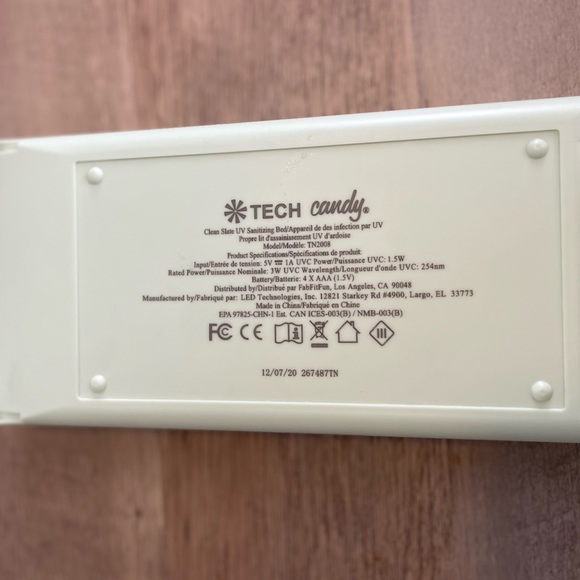 Tech candy UV sterilizing light for phone - Picture 4 of 4